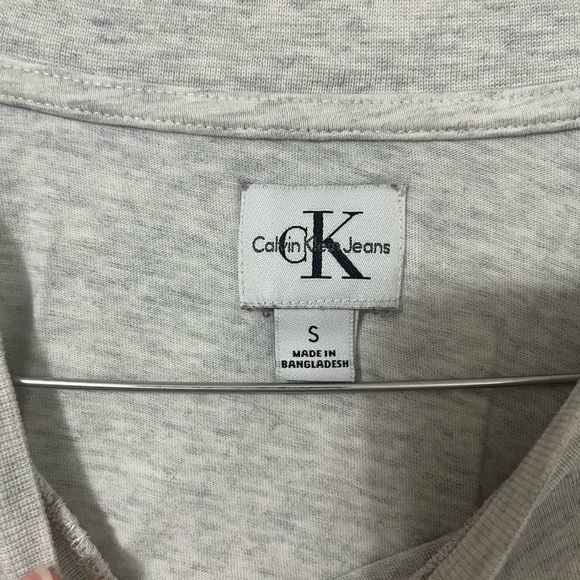 Calvin Klein Jeans | Slightly Cropped Long Sleeve Shirt - Picture 3 of 5